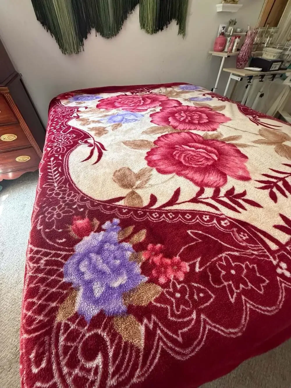 Vintage Korean-Style Heavyweight 2-Ply Raschel Floral Rose Print Plush Blanket